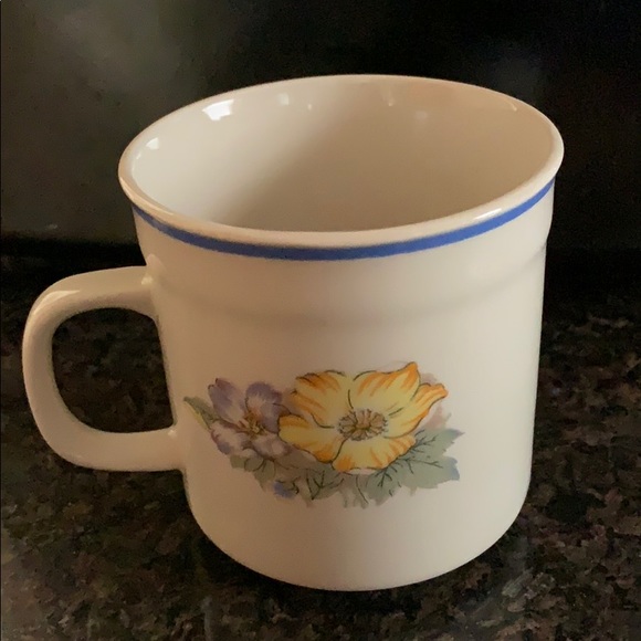 Vintage porcelain sunflower plate and mug - Picture 7 of 12